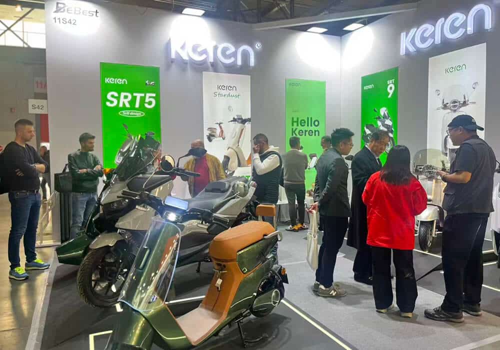 showcasing-the-cutting-edge-technology-and-design-of-electric-moped